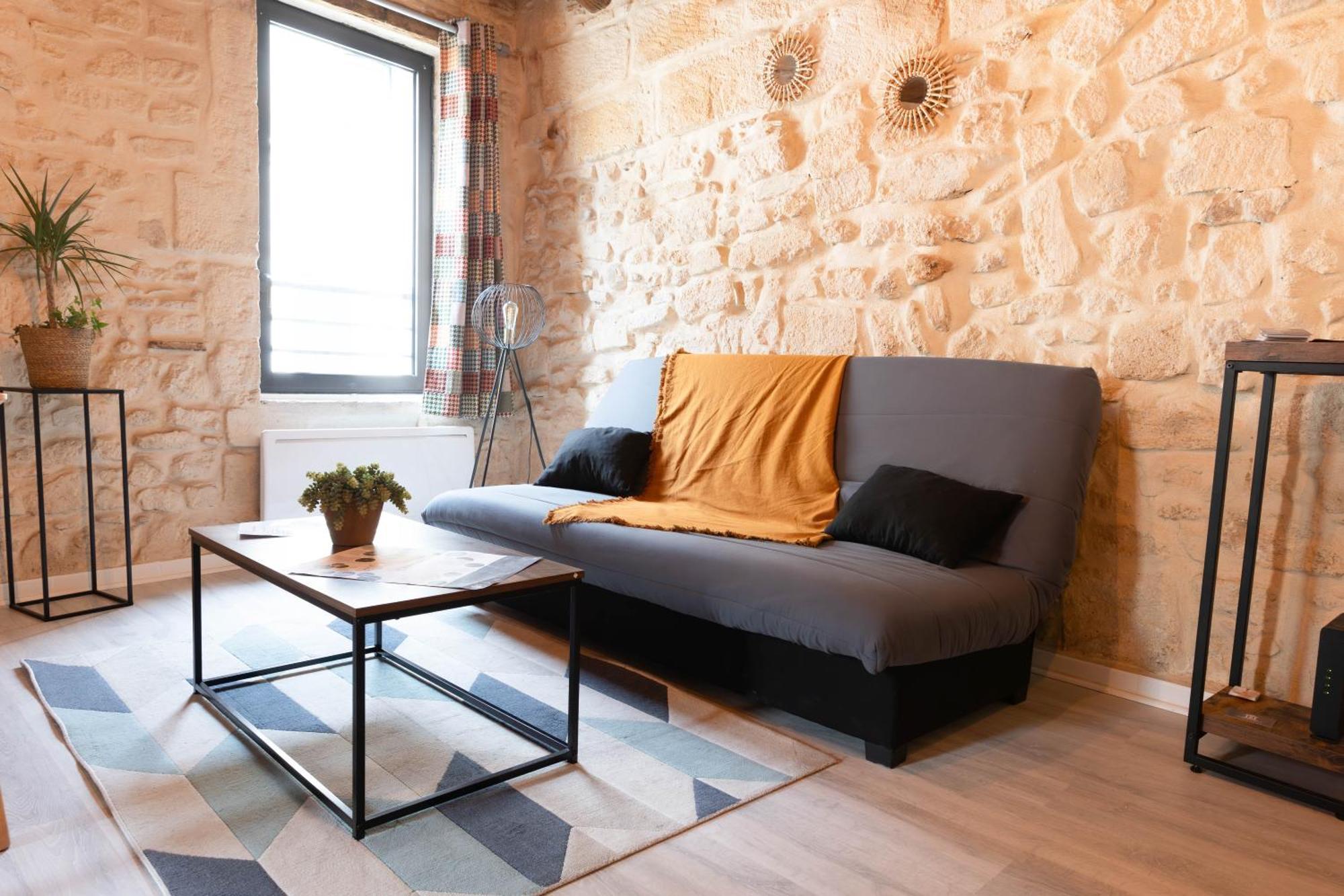 Immeuble 3 Apparts Centre Historique St Gilles Maisoncarreeconciergerie Saint-Gilles  Exterior photo
